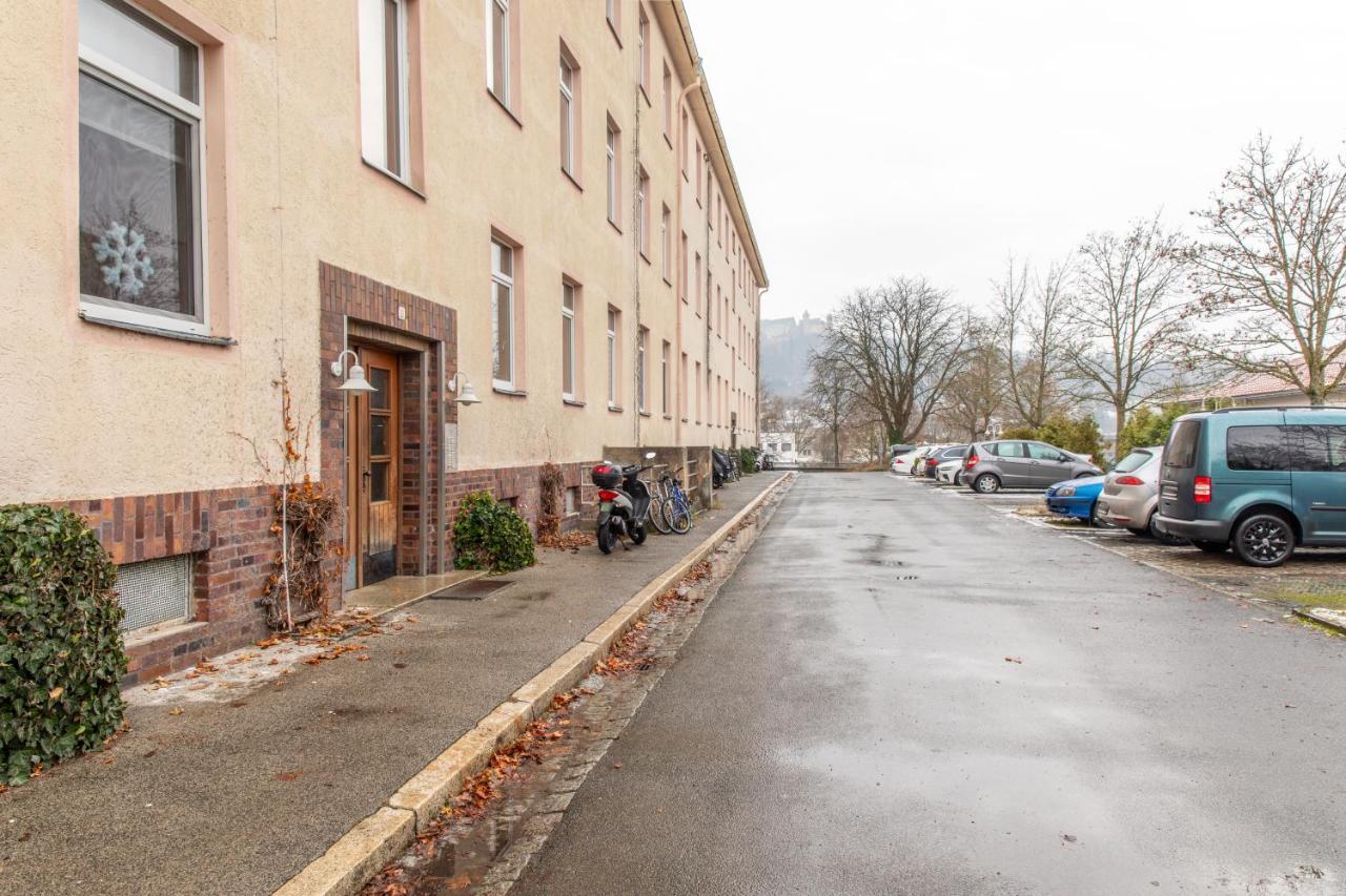 Moderne Dachgeschosswohnung - Parkplatz - Netflix Кобург Екстериор снимка